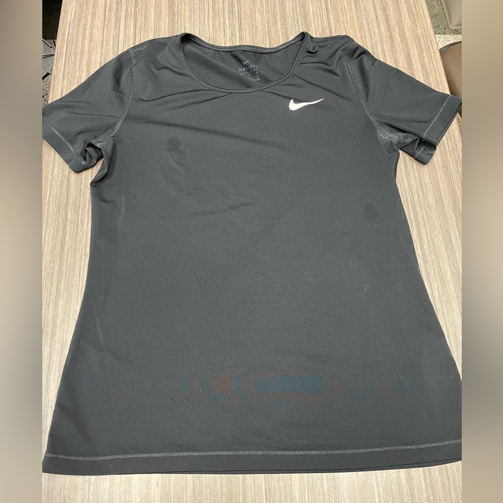 Women’s Nike Dri-FIT Tee medium
